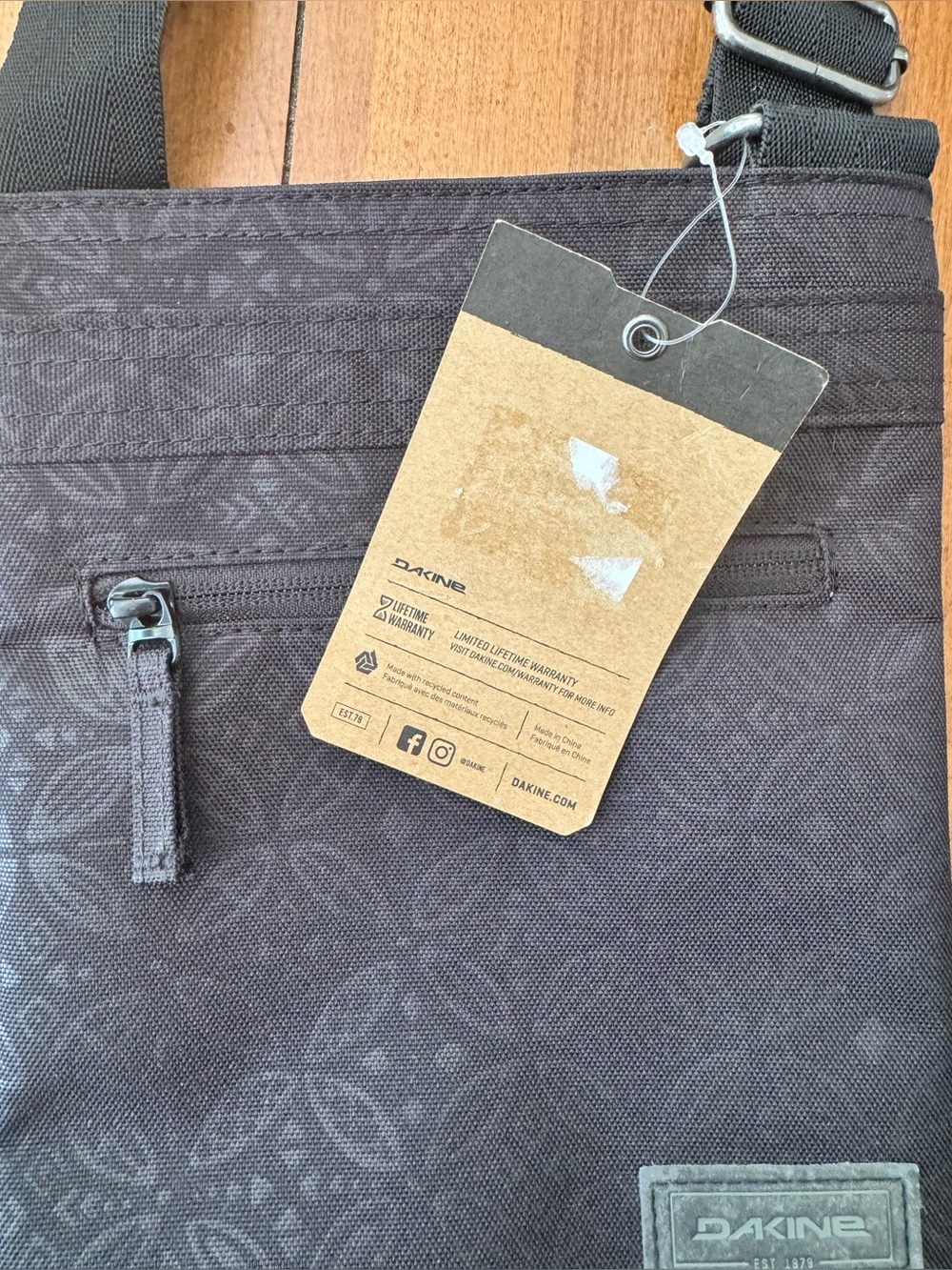 Dakine Jive Crossbody Women’s Bag Black Geometric Print Small Purse - Picture 4 of 12